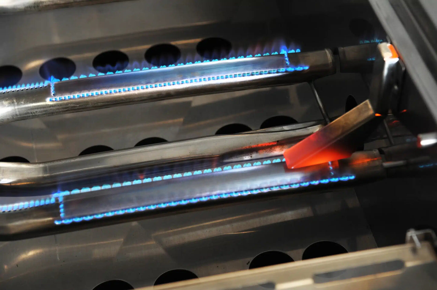 Grand Fire 42″ Deluxe BBQ image 6