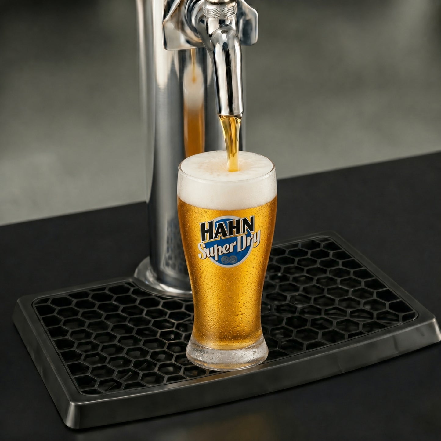 Off Tap Home Bar Noir + Hahn Super Dry